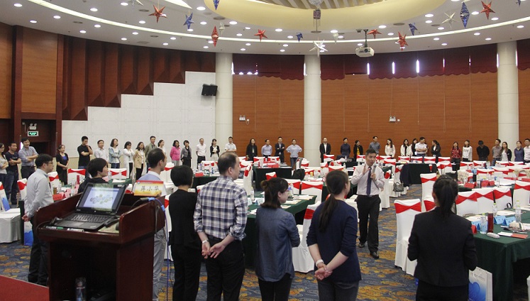  如何把握問責(zé)與容錯的尺度？